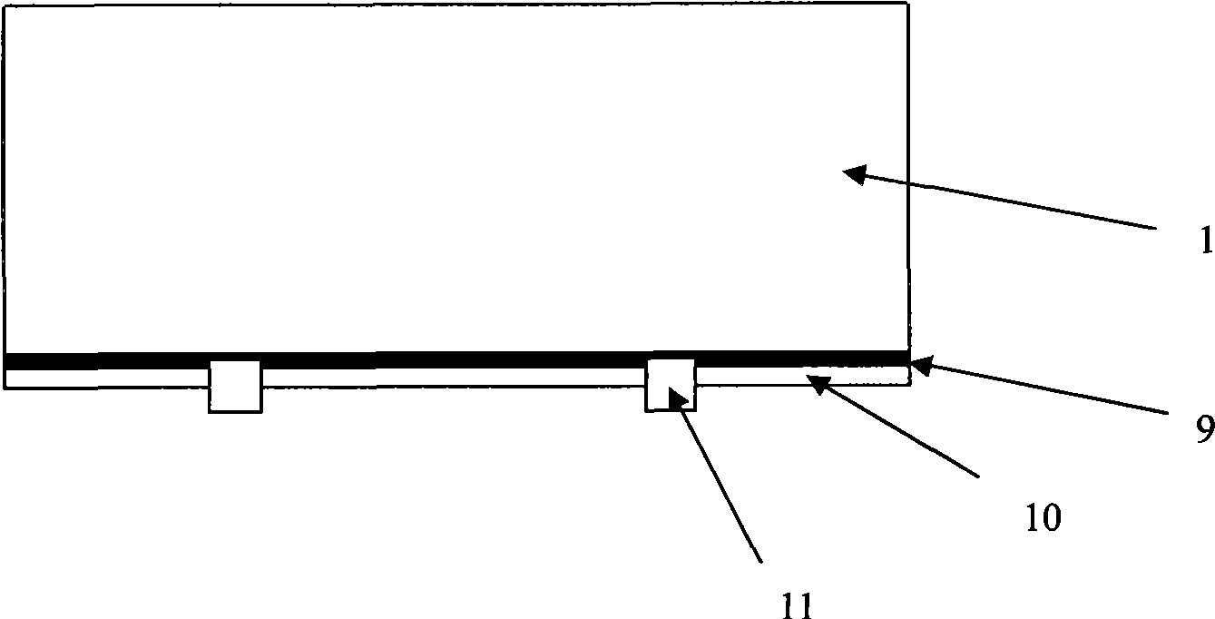 Method for preparing point contact electrode at back of solar cell by utilizing laser induced thermit reaction