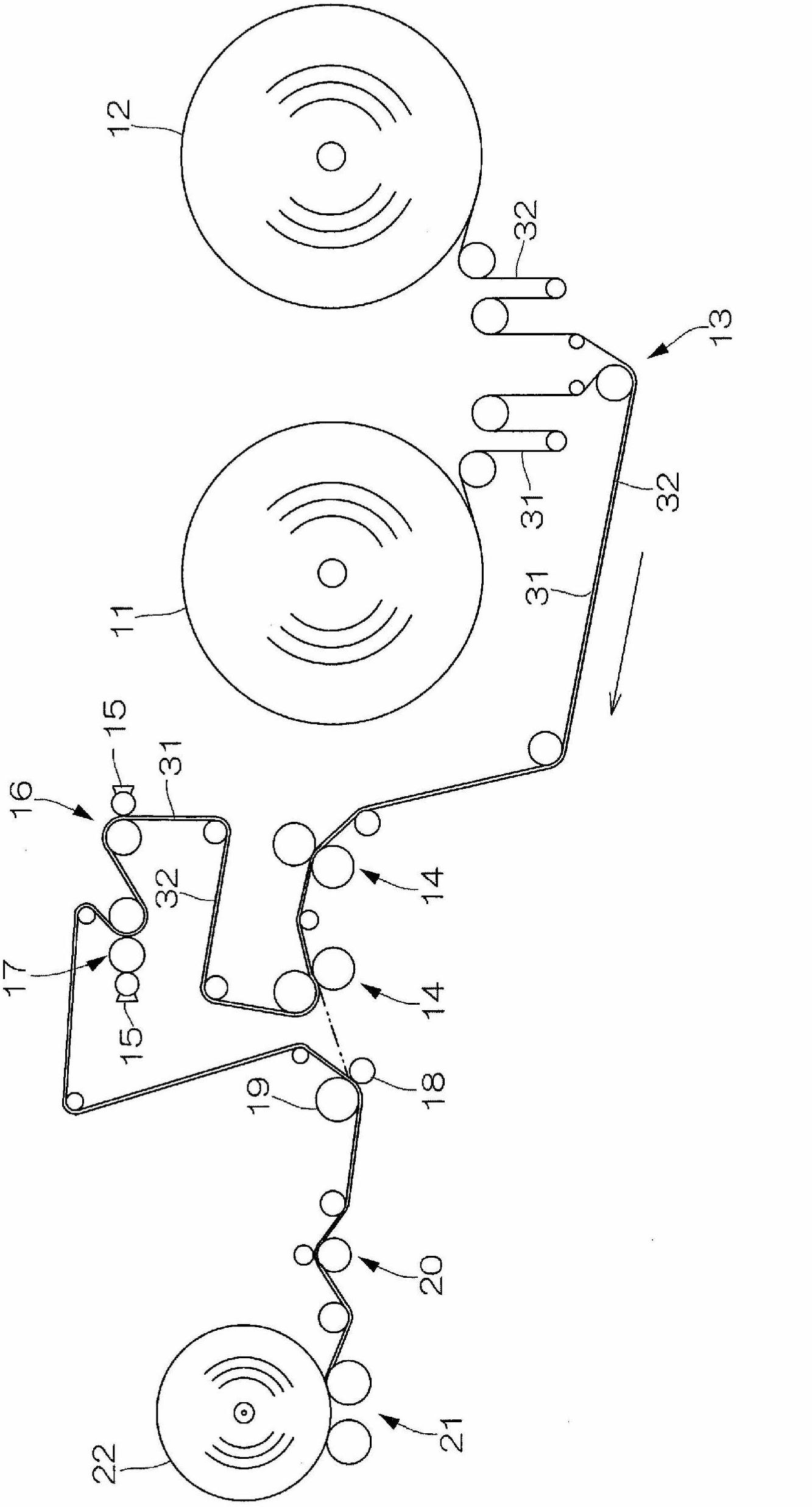 Tissue paper and method of manufacturing tissue paper