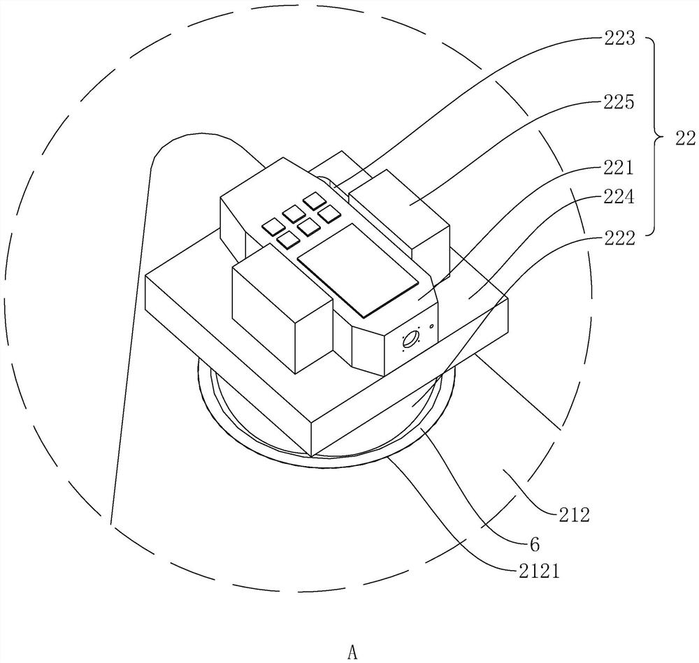 Centering device for installing high-strain sensor and using method