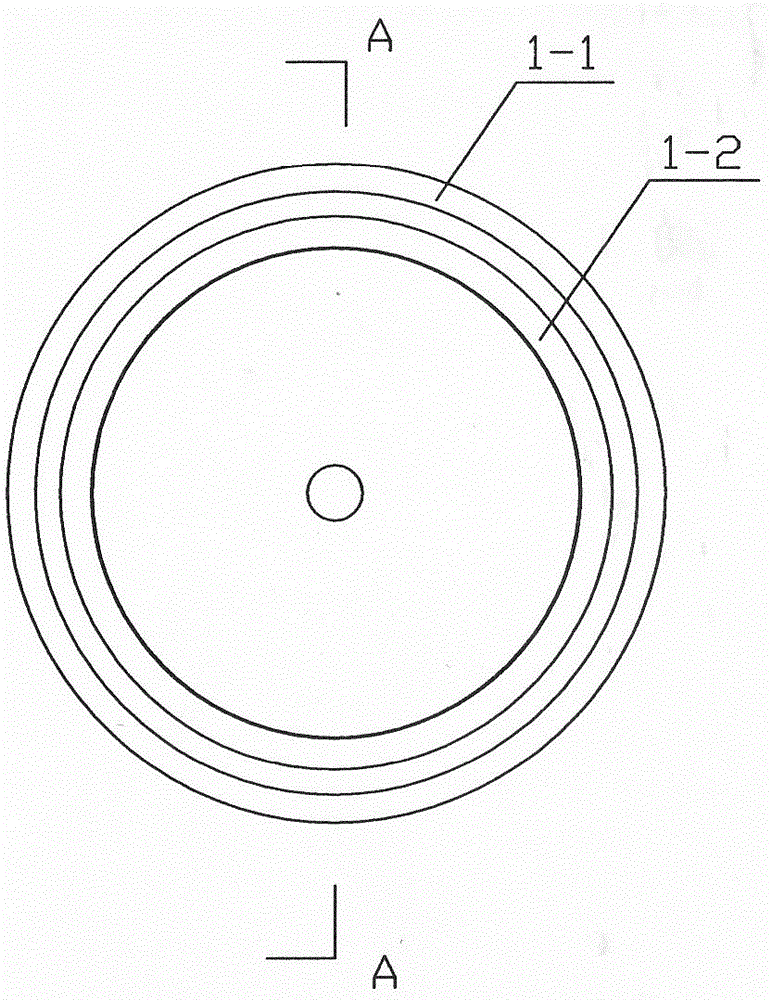 Method and device for sampling and measuring surface soil radon exhalation rate to obtain soil potential radon concentration