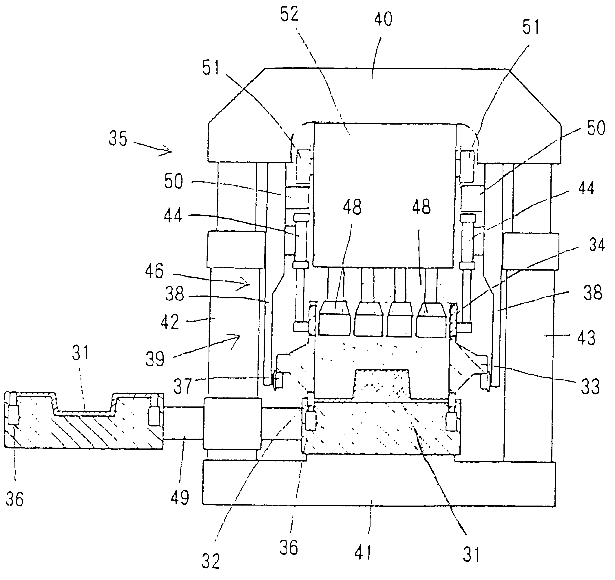 Die molding machine and pattern carrier