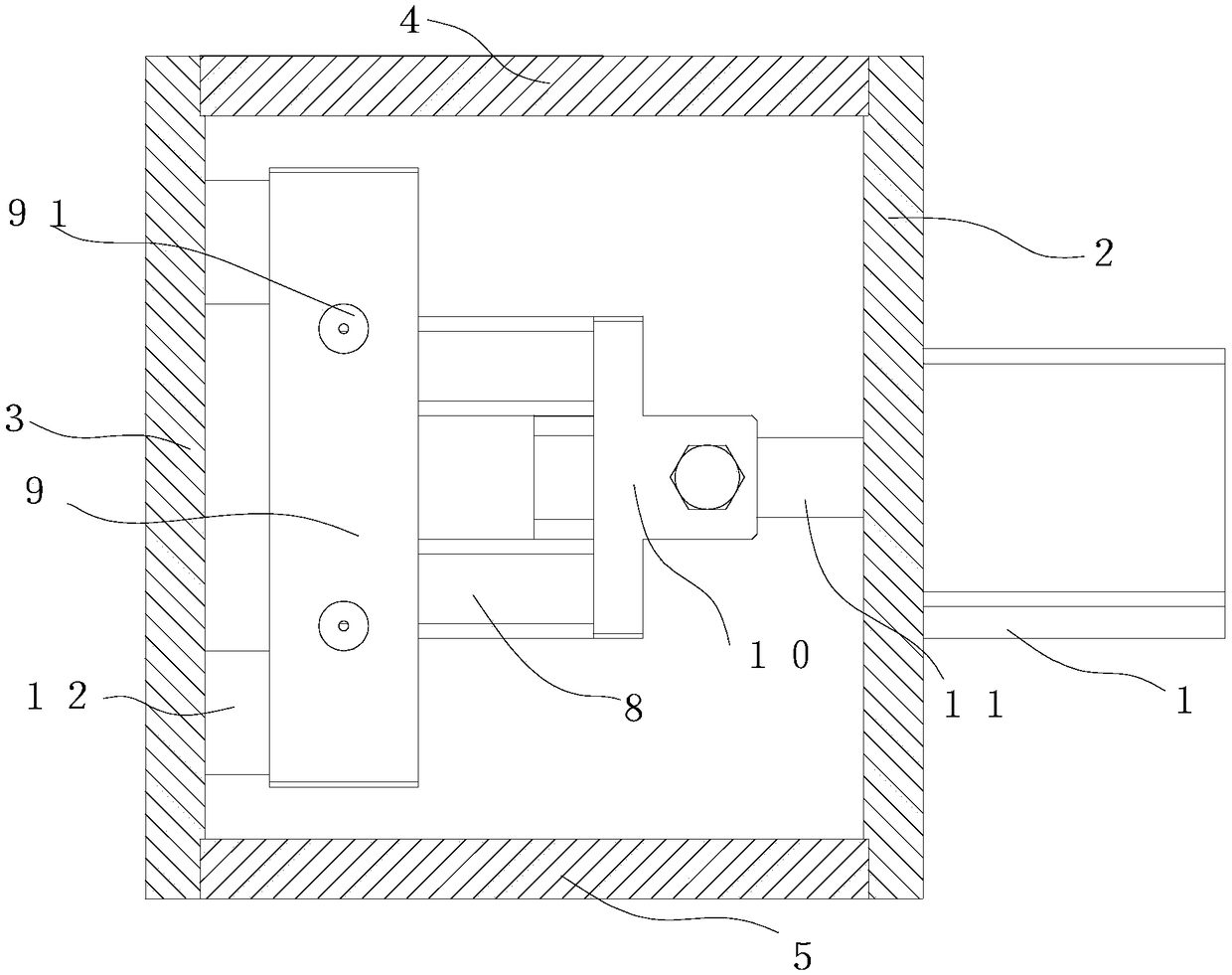 Corner cutting and forming device for packaging bags