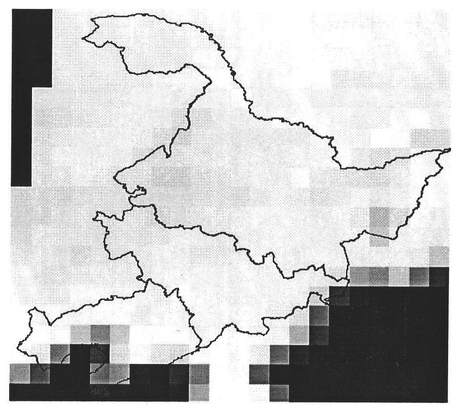 Microwave remote sensing pixel element decomposing method based on land and water living beings classifying information