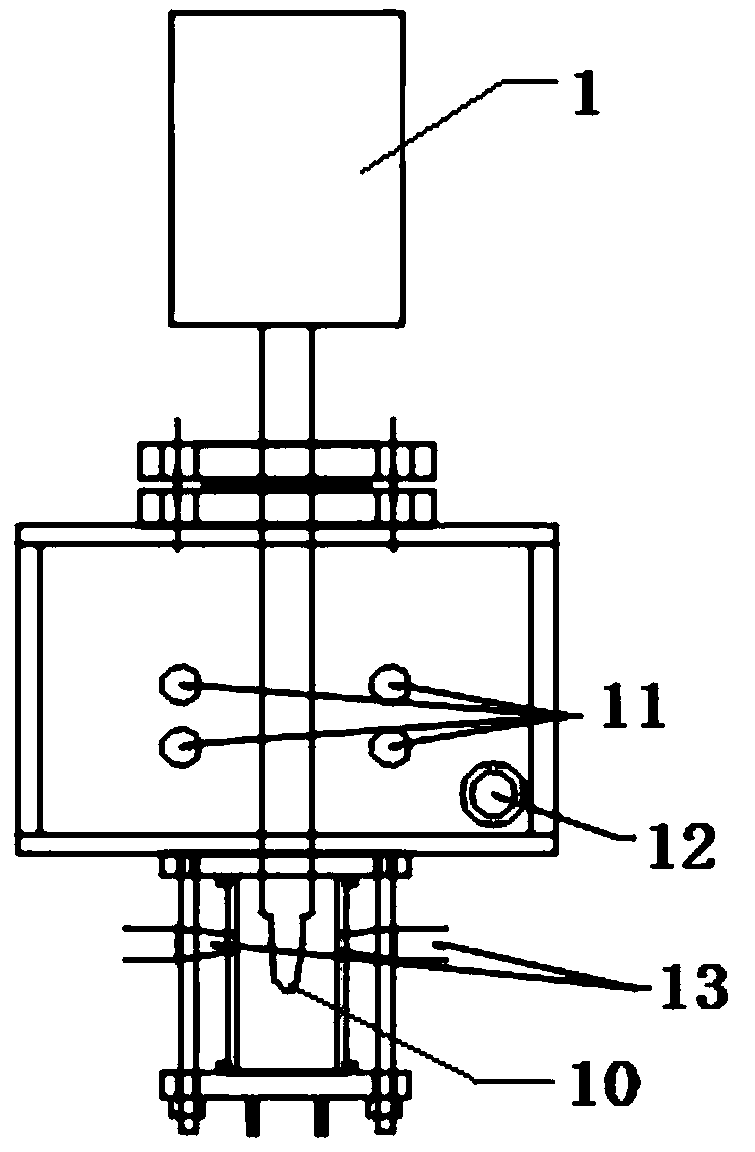 Automatic measuring device for water content of wellhead liquid and measuring method thereof