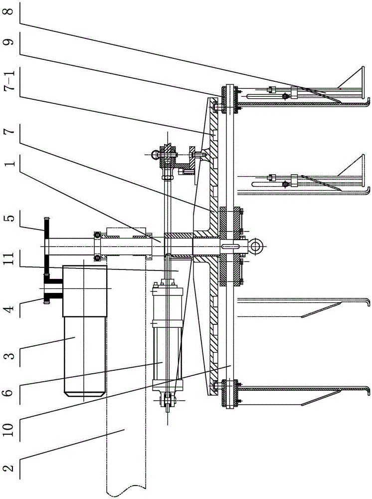 Rotary type tire grabbing device of tire shaping and vulcanizing machine