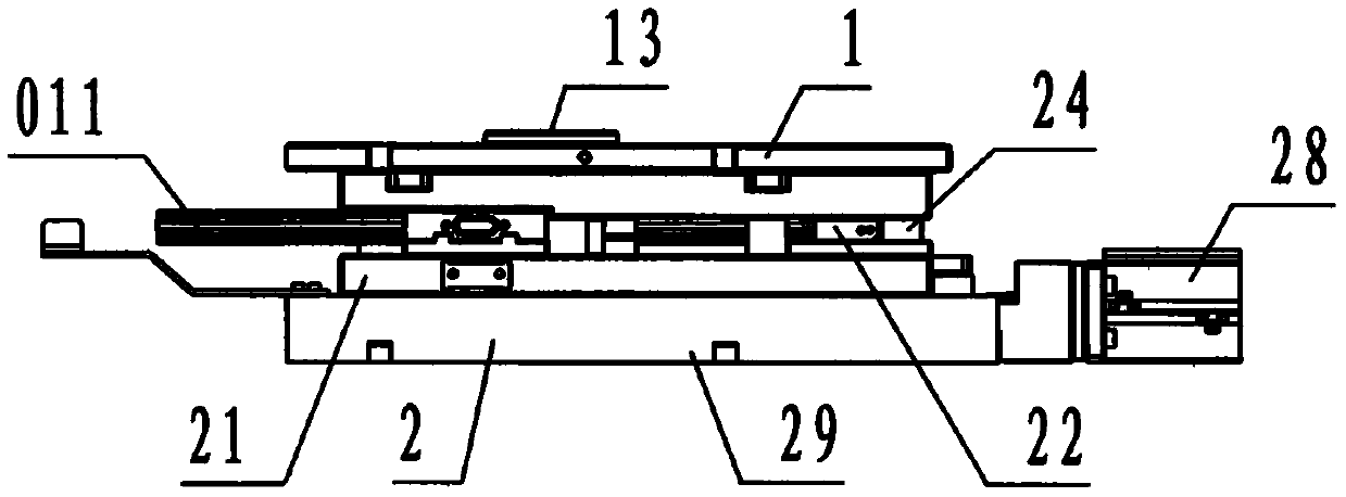 Injection mold for flange of large rubber strip