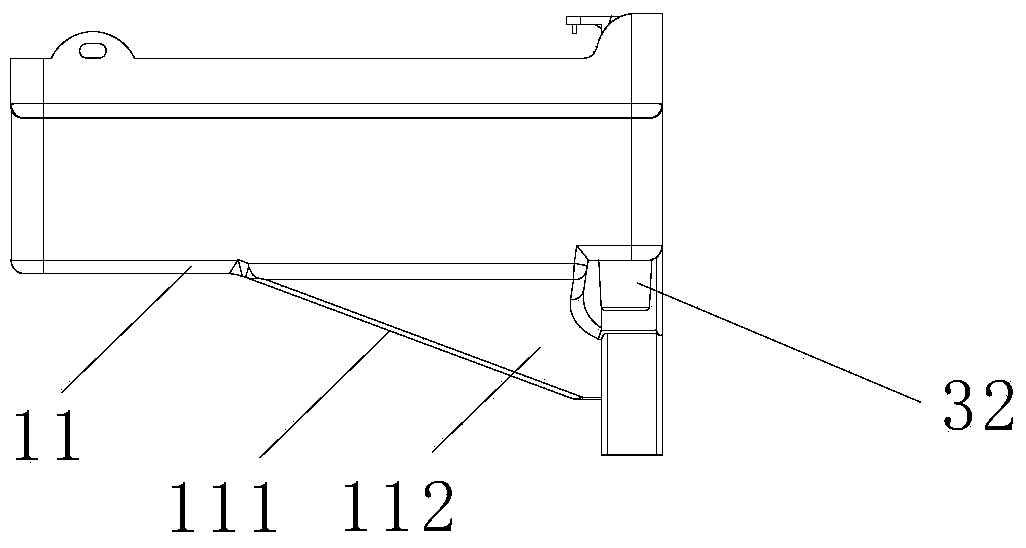 Water storage tank drainage mechanism for ice machine