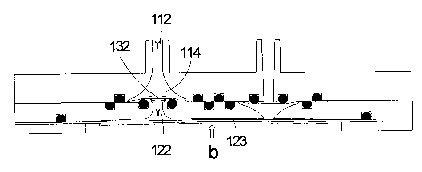 Fluid conveying device