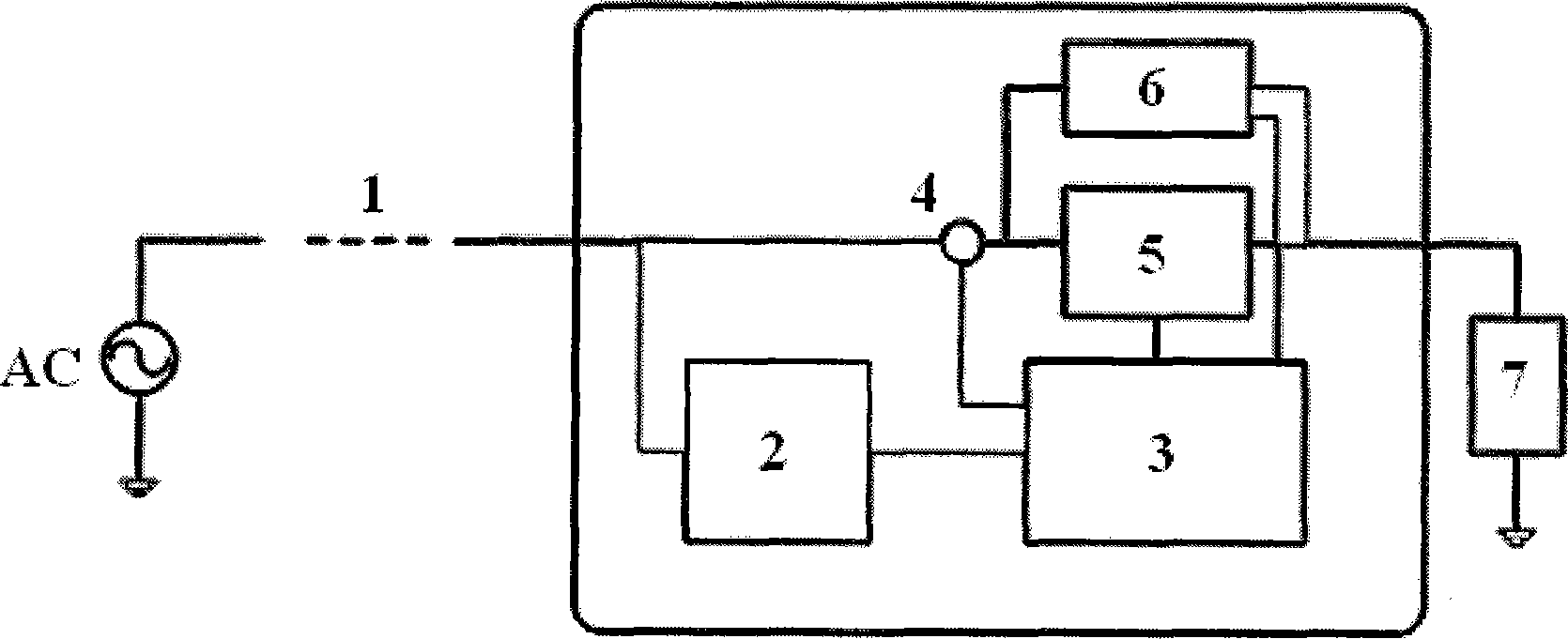 Low-voltage line voltage compensating device and compensating method thereof