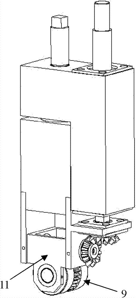 Three-dimensional curved surface roll forming device