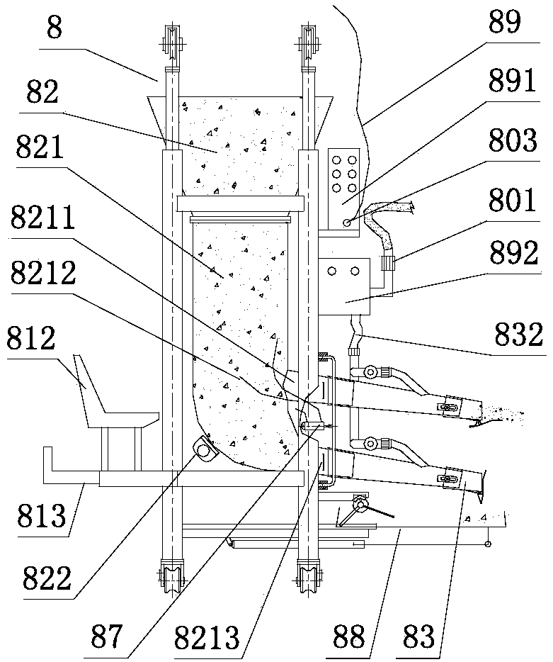 Feeding machine capable of automatically collecting leakage