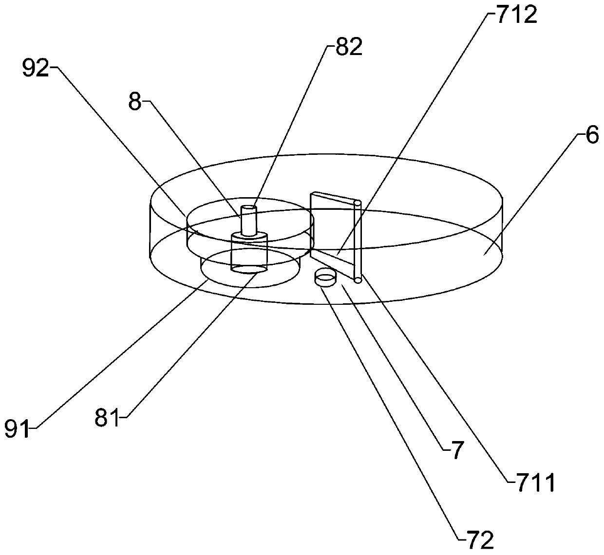 Traction wheel with displacement deviation capable of being reduced