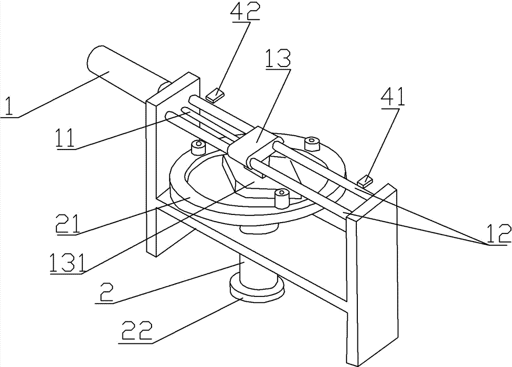 Intermittent rotary feeding device for lathe