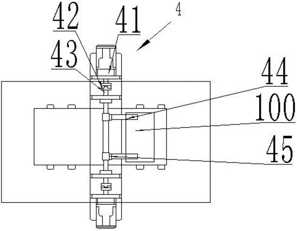 Automatic transferring device of carbon fiber composite material production line and transferring method of automatic transferring device