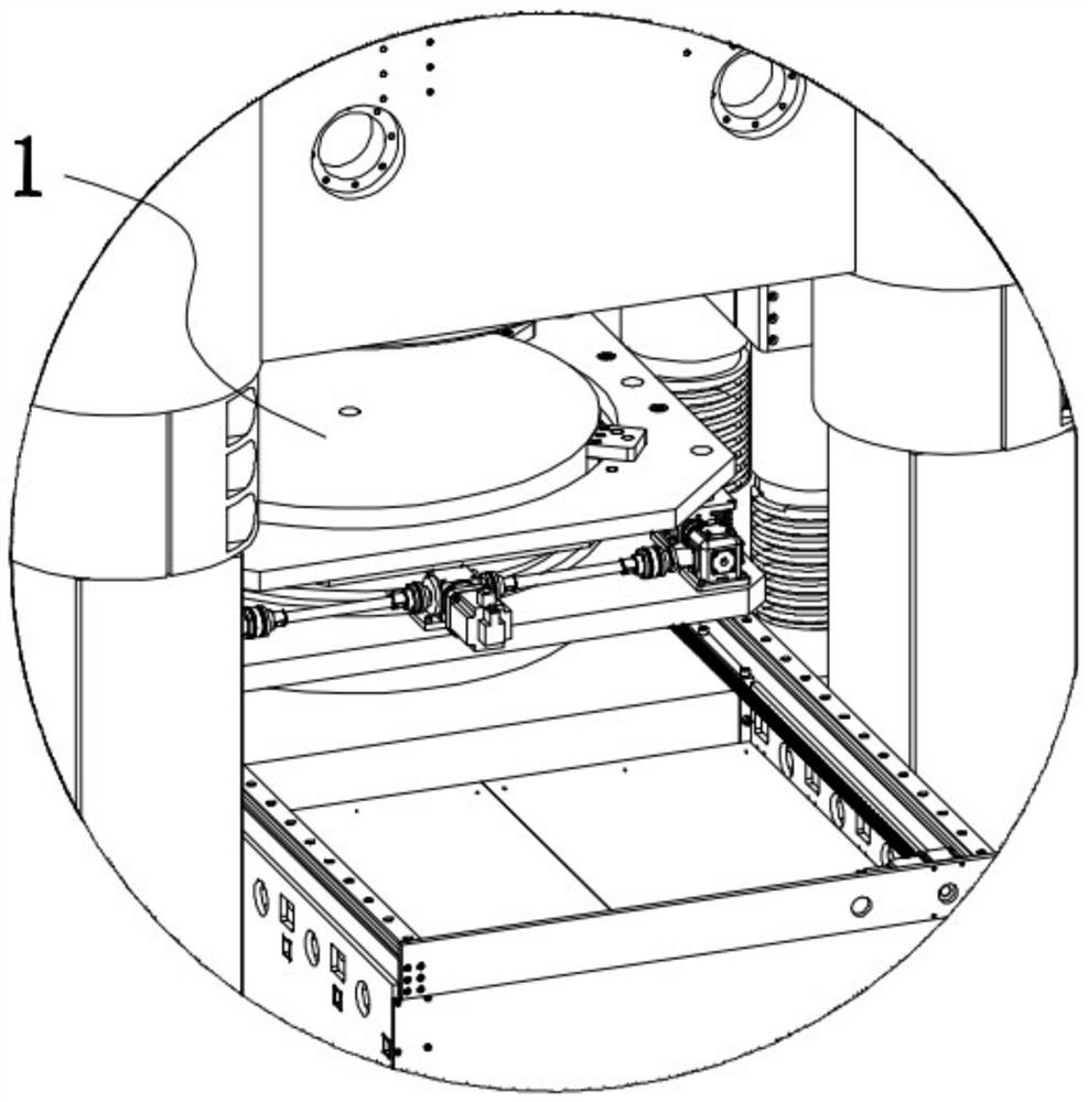 Automatic centering mechanism of sensor