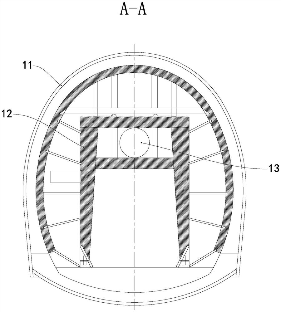 Tunnel lining trolley with ventilation pipe capable of smoothly passing through