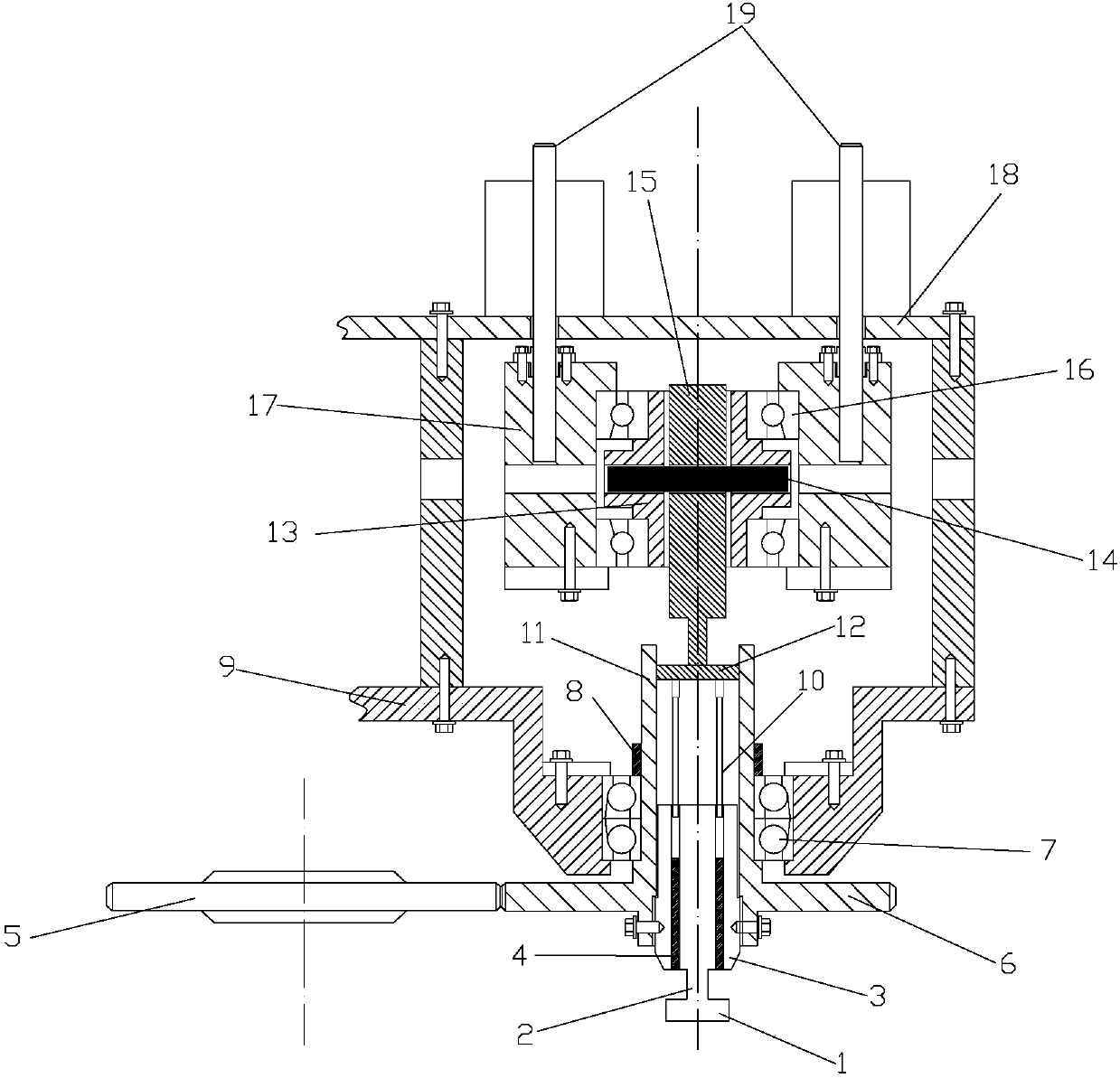 A filling type friction stir welding device with adjustable extrusion speed