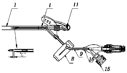 Venous indwelling needle with balanced-pressure connector