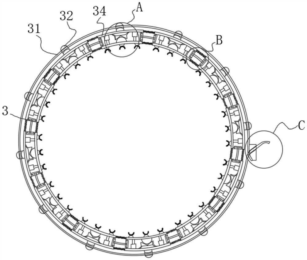 Self-adaptive clamping device for steel pipe welding