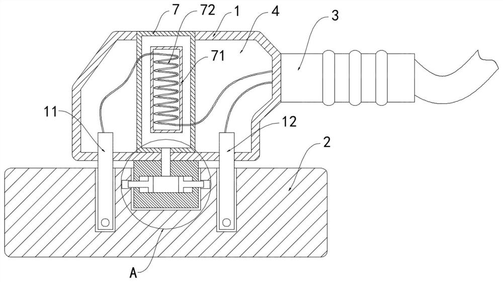 Anti-drop plug and socket based on thermal expansion principle