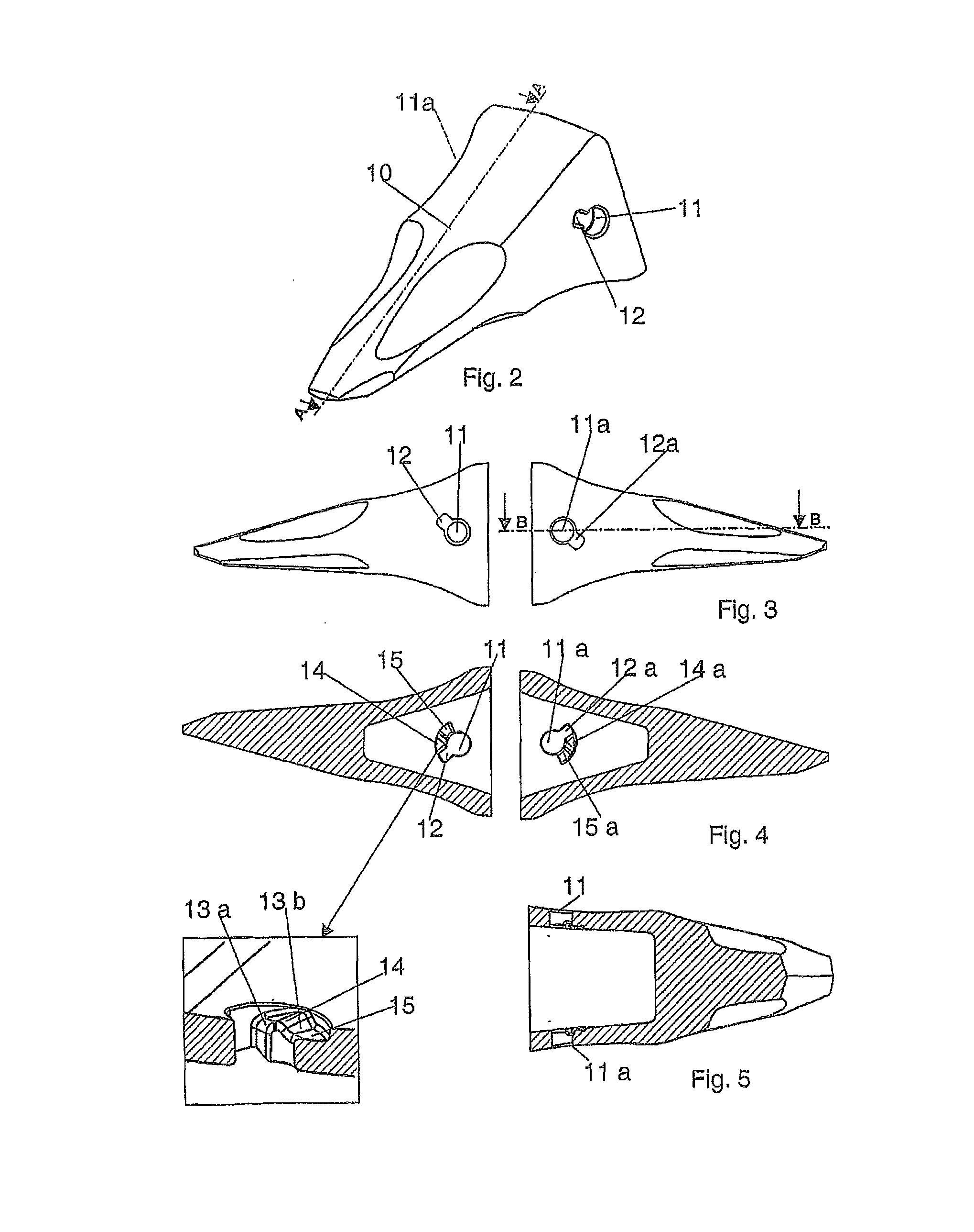 Removable device for attaching two mechanical parts