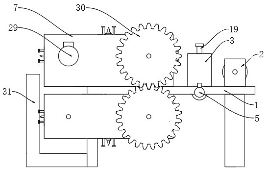 Non-woven fabric cutting device capable of achieving different cutting sizes