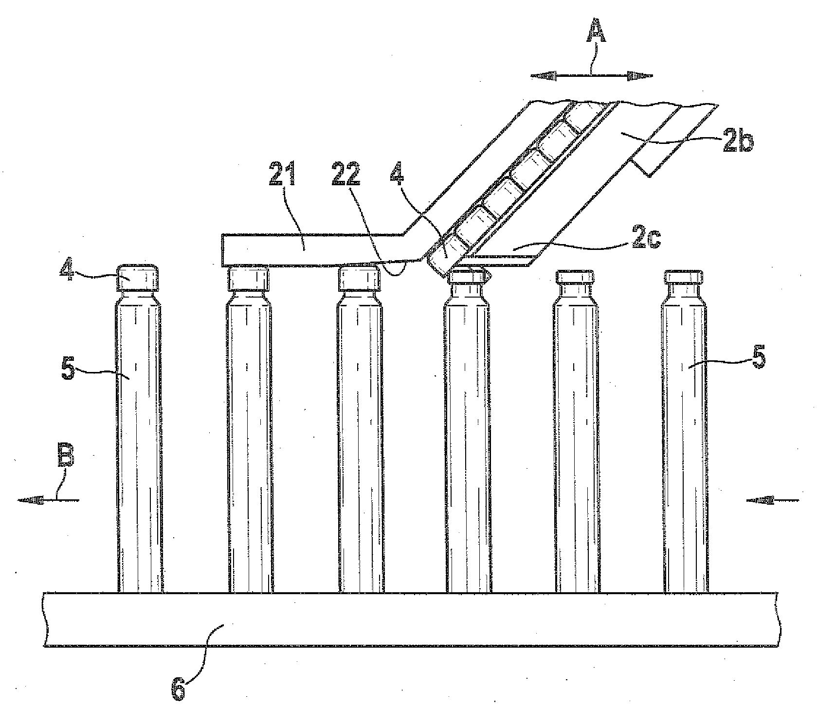 Cyclically operating machine for filling containers