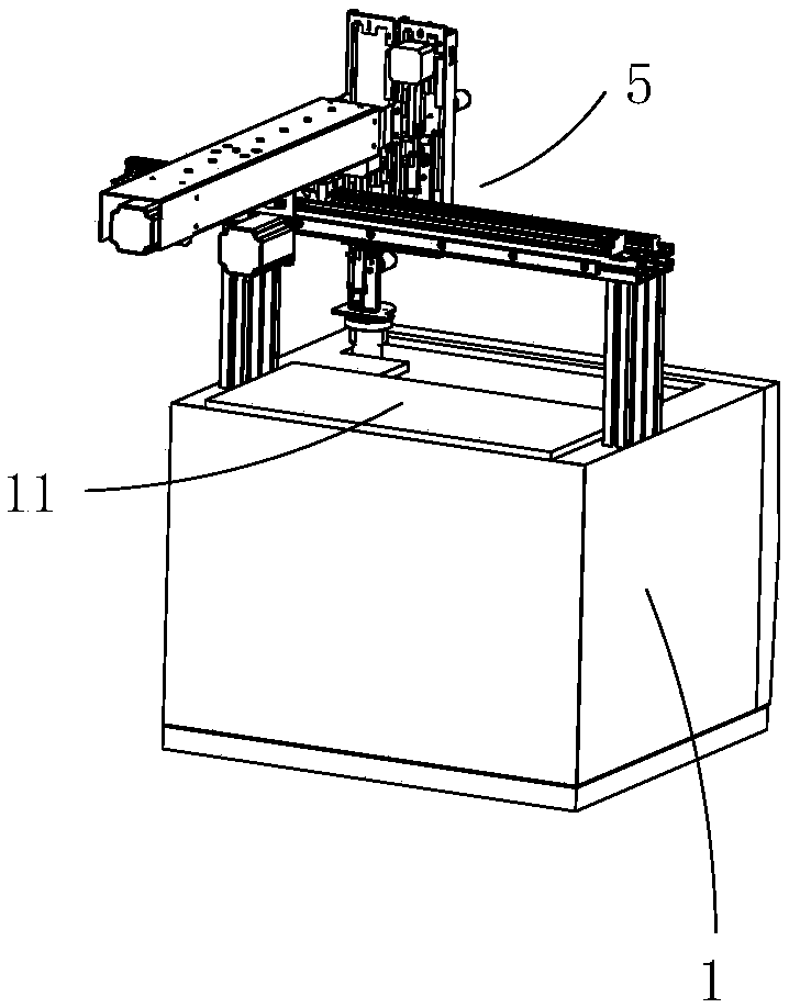 Automatic degassing device and method for separating dissolved gases in transformer oil sample