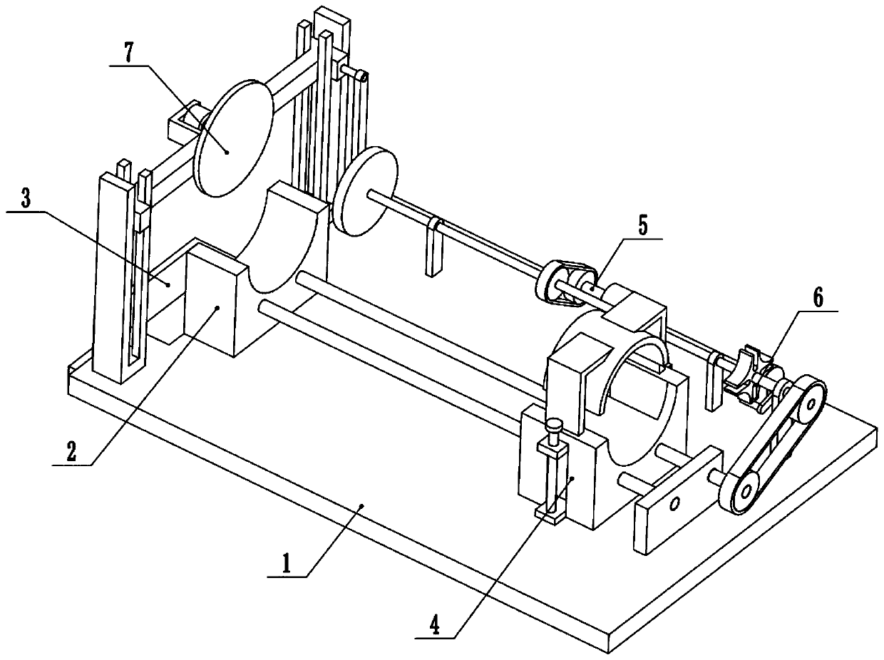 Wood cutting device for forestry engineering