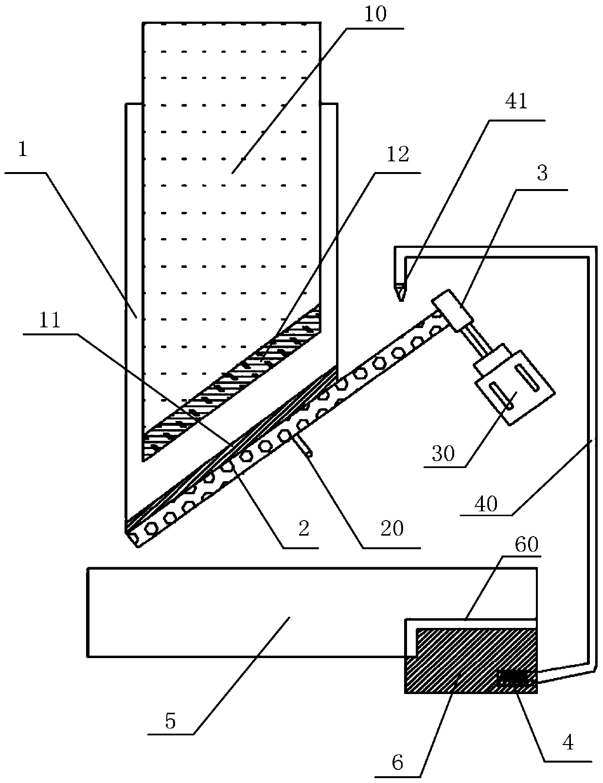 Anti-clogging extruder for wet garbage