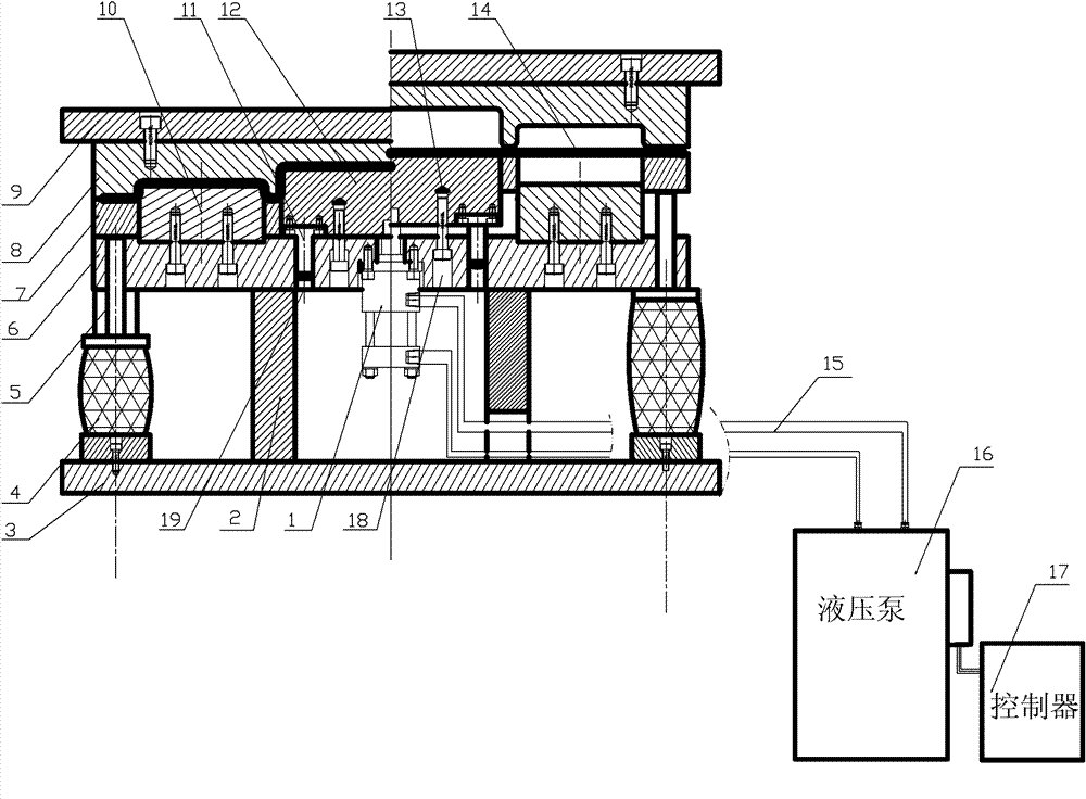 Die extending structure and die extending method using hydraulic moveable male die