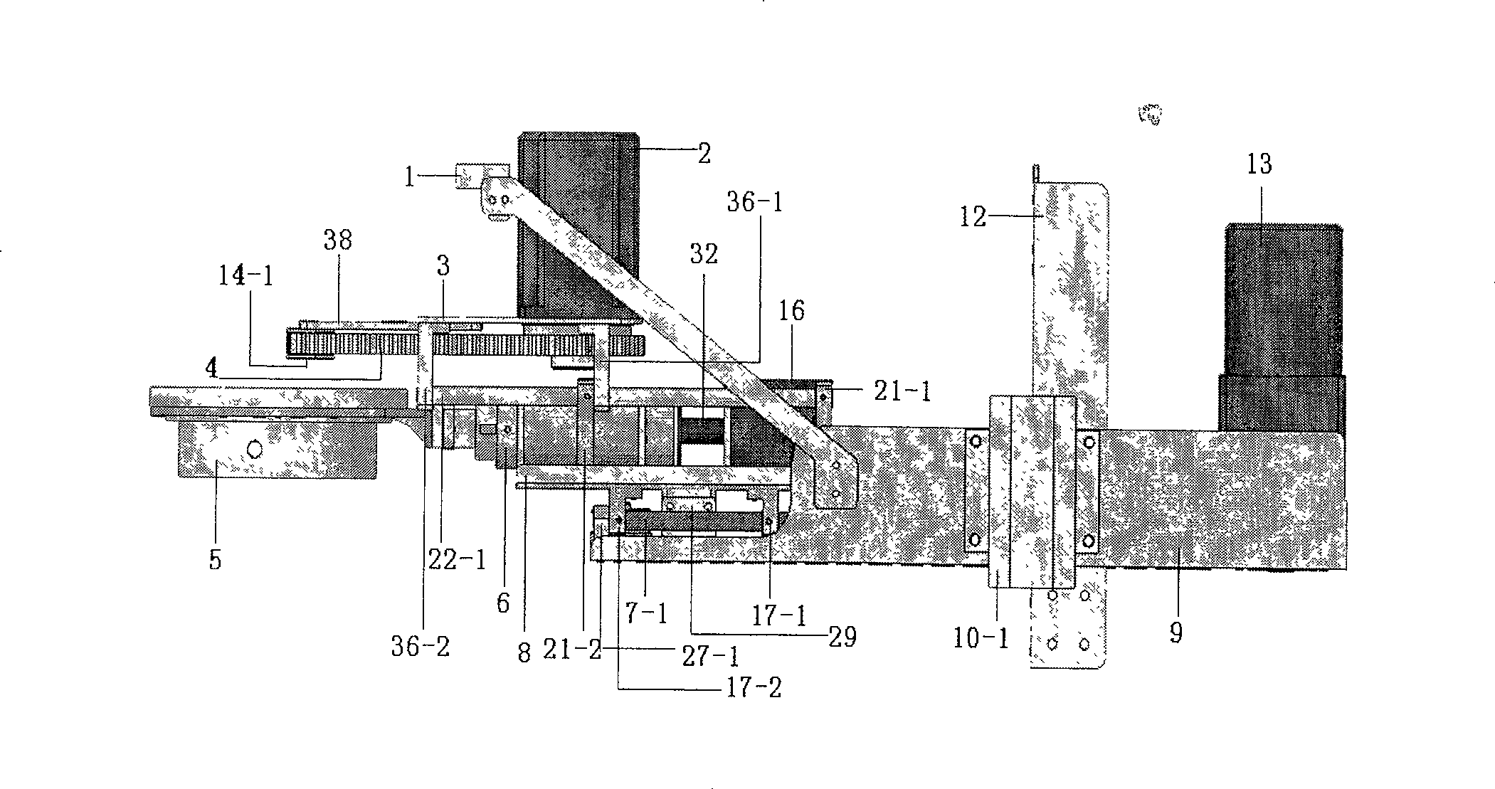 Synchronous automatic fetching device with drive in type of self-adapting elimination of errors