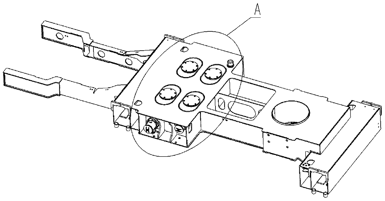 Embedded integral hydraulic oil tank and fire truck