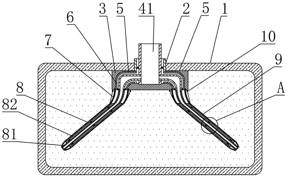 Material capsule with dynamic combined material pipe