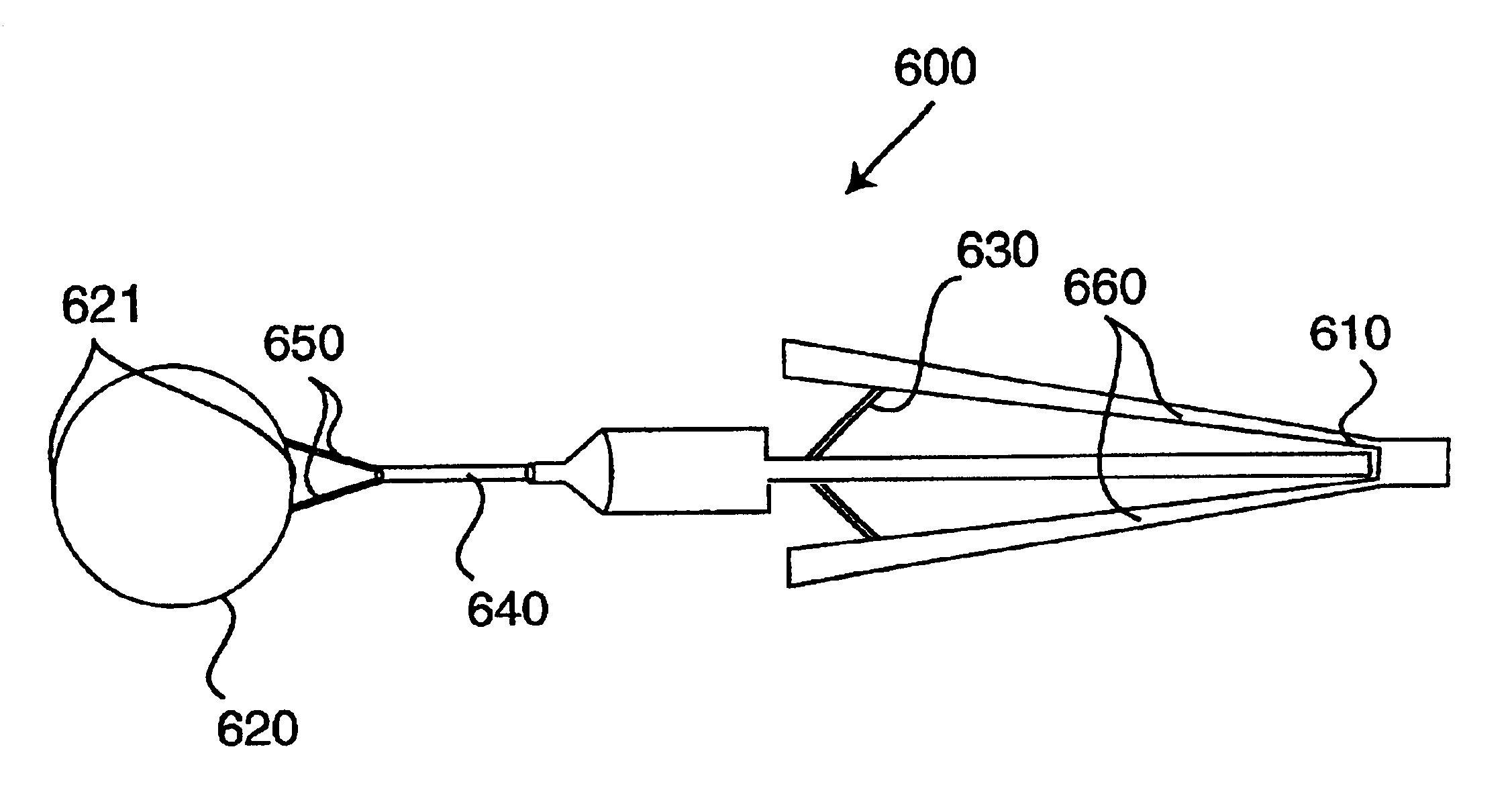 Incising apparatus for use in cataract surgery