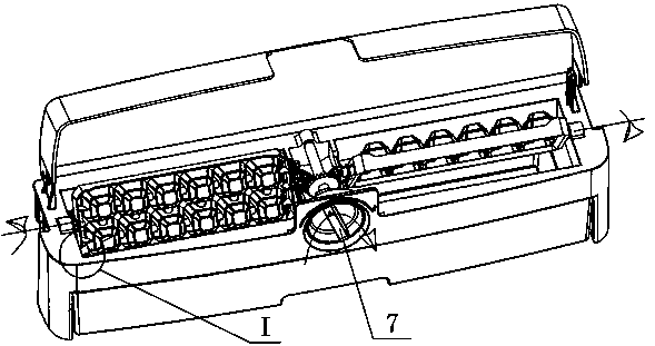 Door shelving type ice making device based on household refrigerator platform