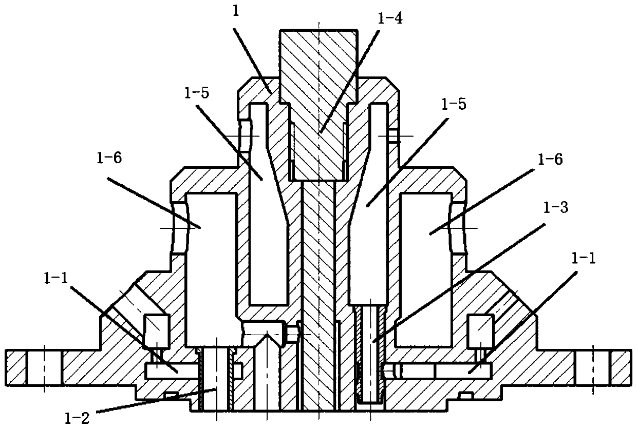 Simulation device of composite engine supersonic/subsonic combustion heat environment