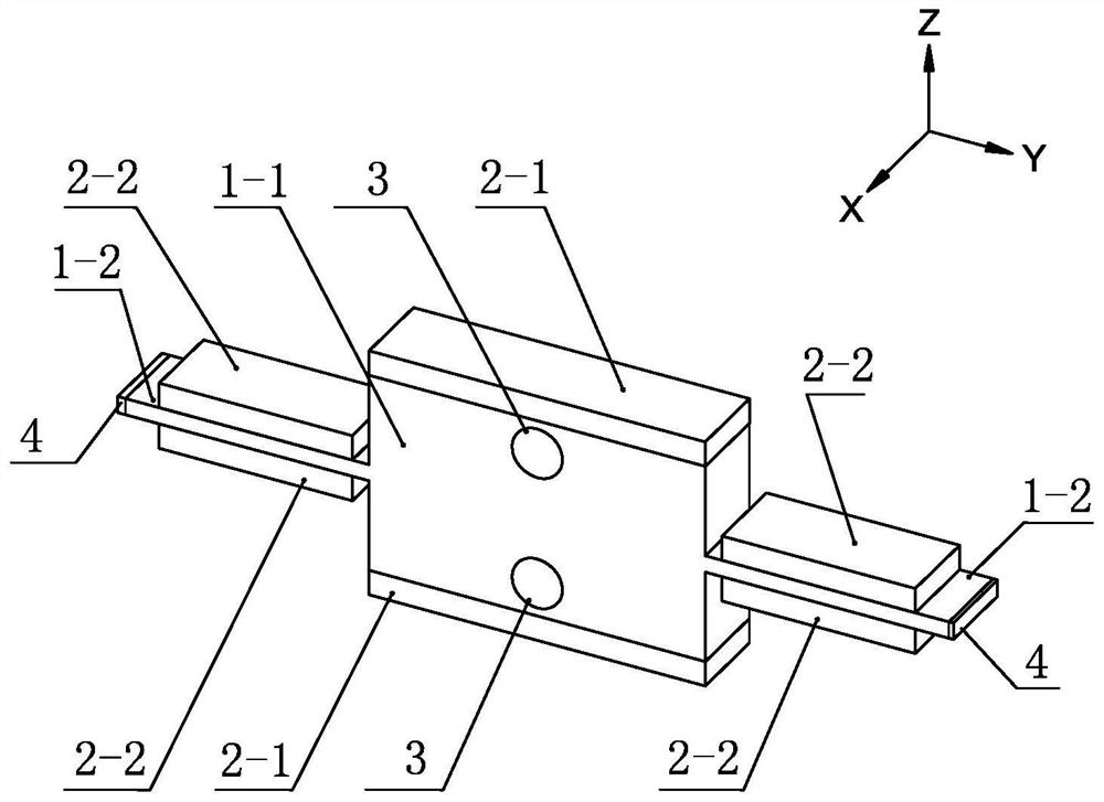 Ultrasonic motor vibrator with plate cantilever beam combined structure and excitation method thereof