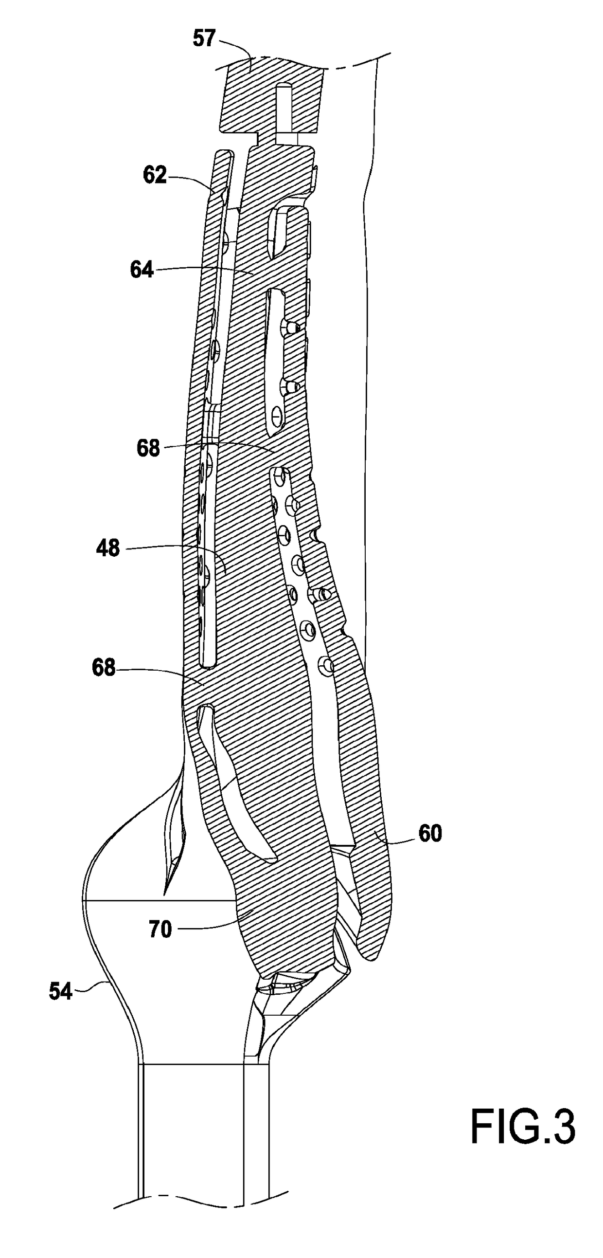 CERAMIC CORE FOR A MULTl-CAVITY TURBINE BLADE