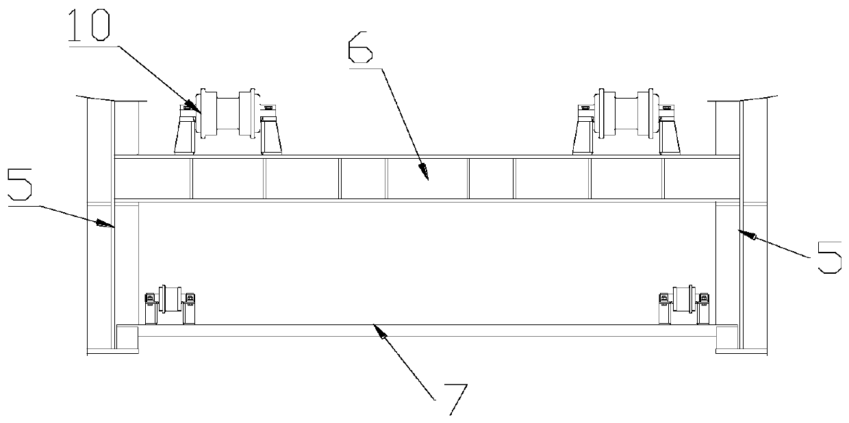 Conveying structure of heavy plate type feeding machine