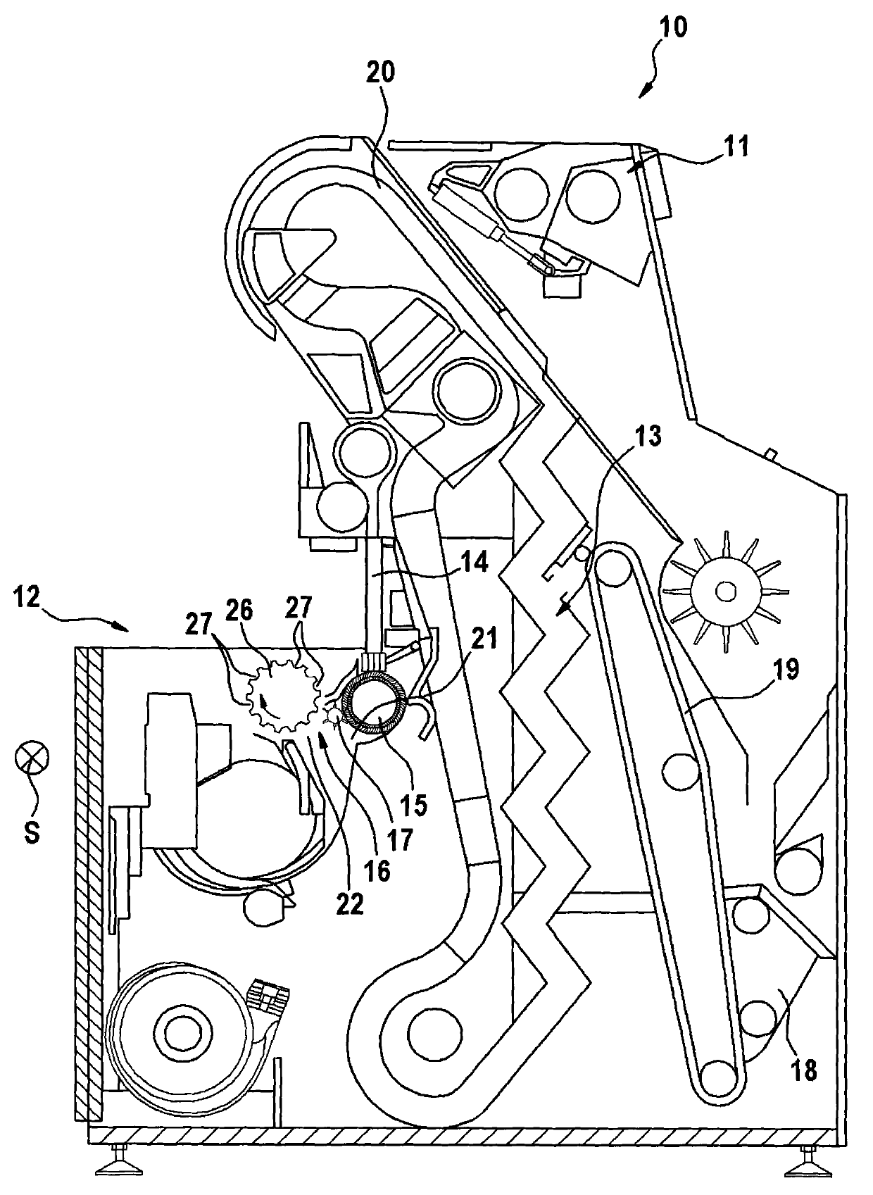 Distributor device and method for filling cigarette strand machine