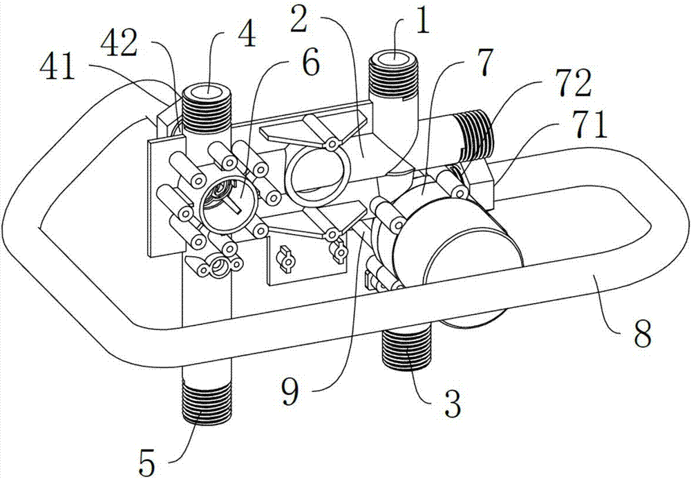 Thermostatic valve with supercharging inner circulation water way and water heater