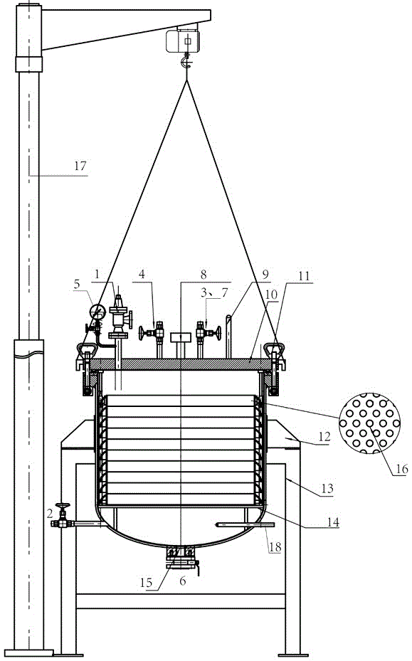 Device and method for strengthening recycled aggregate by means of CO2