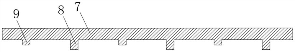 Floor slab post-cast strip pouring assembly and floor slab pouring method adopting same