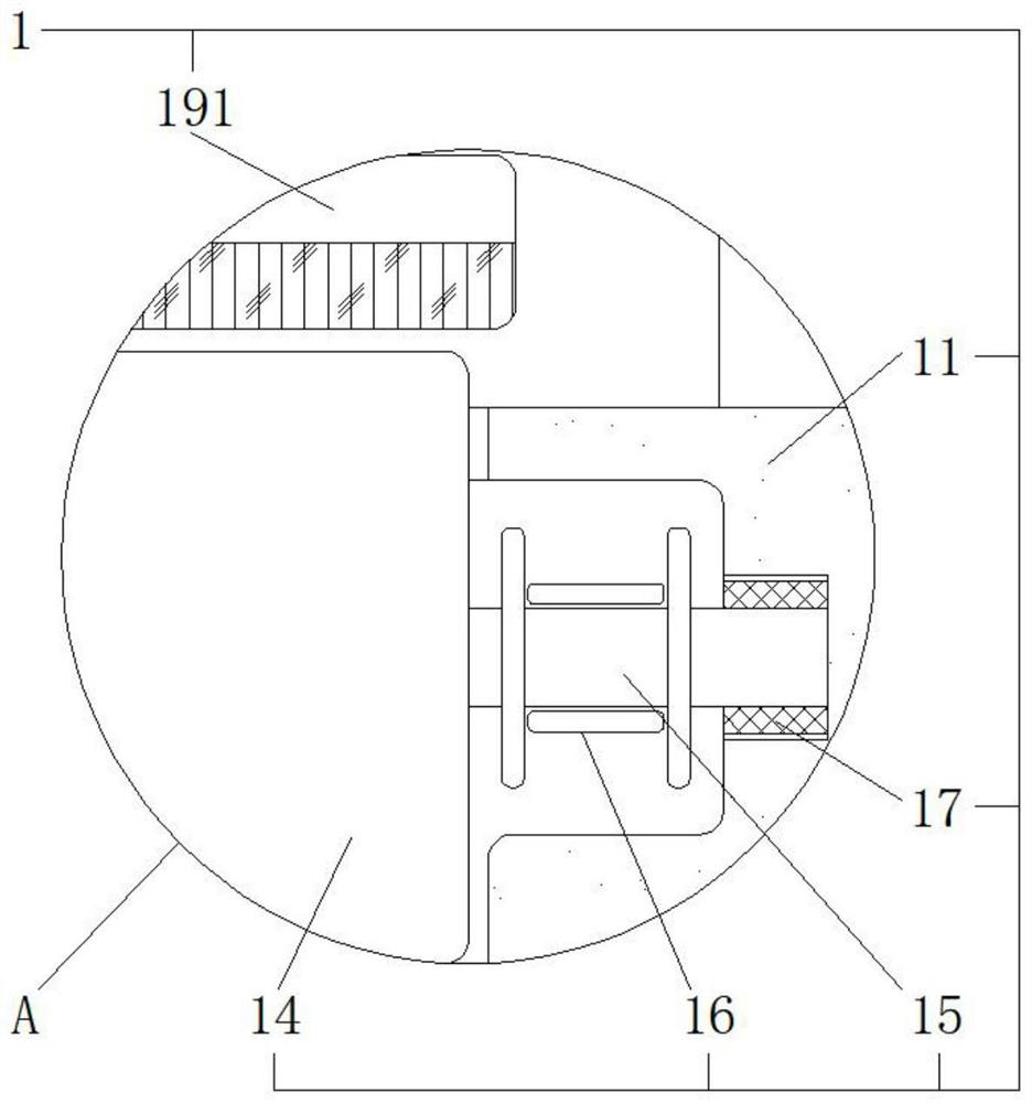 Cutting device suitable for production of graphite flakes of different specifications