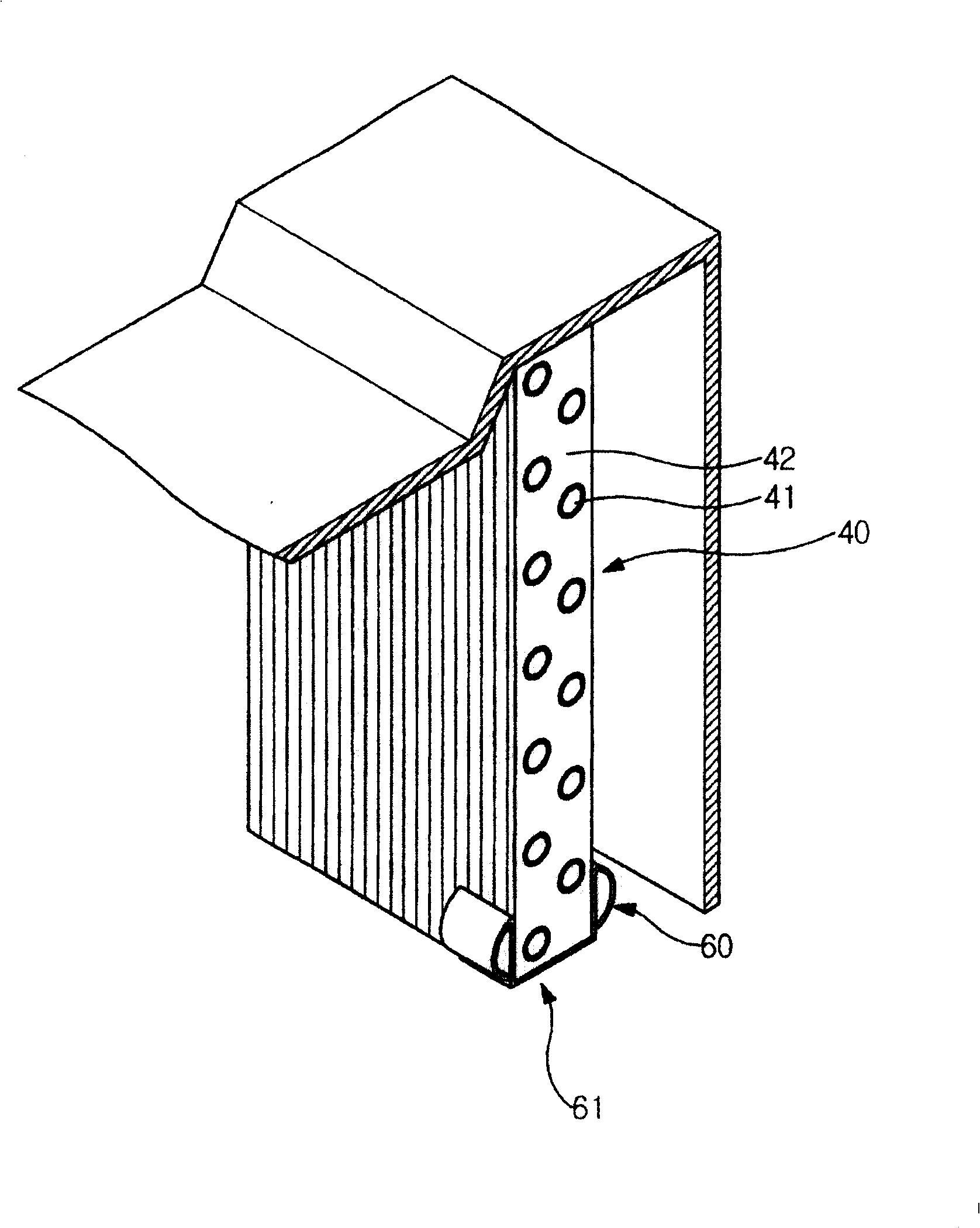 Heat exchanger bracket and air conditioner within the same