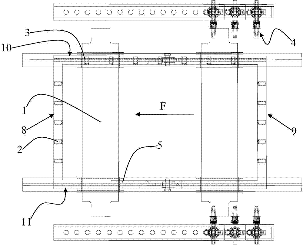 Online-detection side spraying angle adjusting device and adjusting method