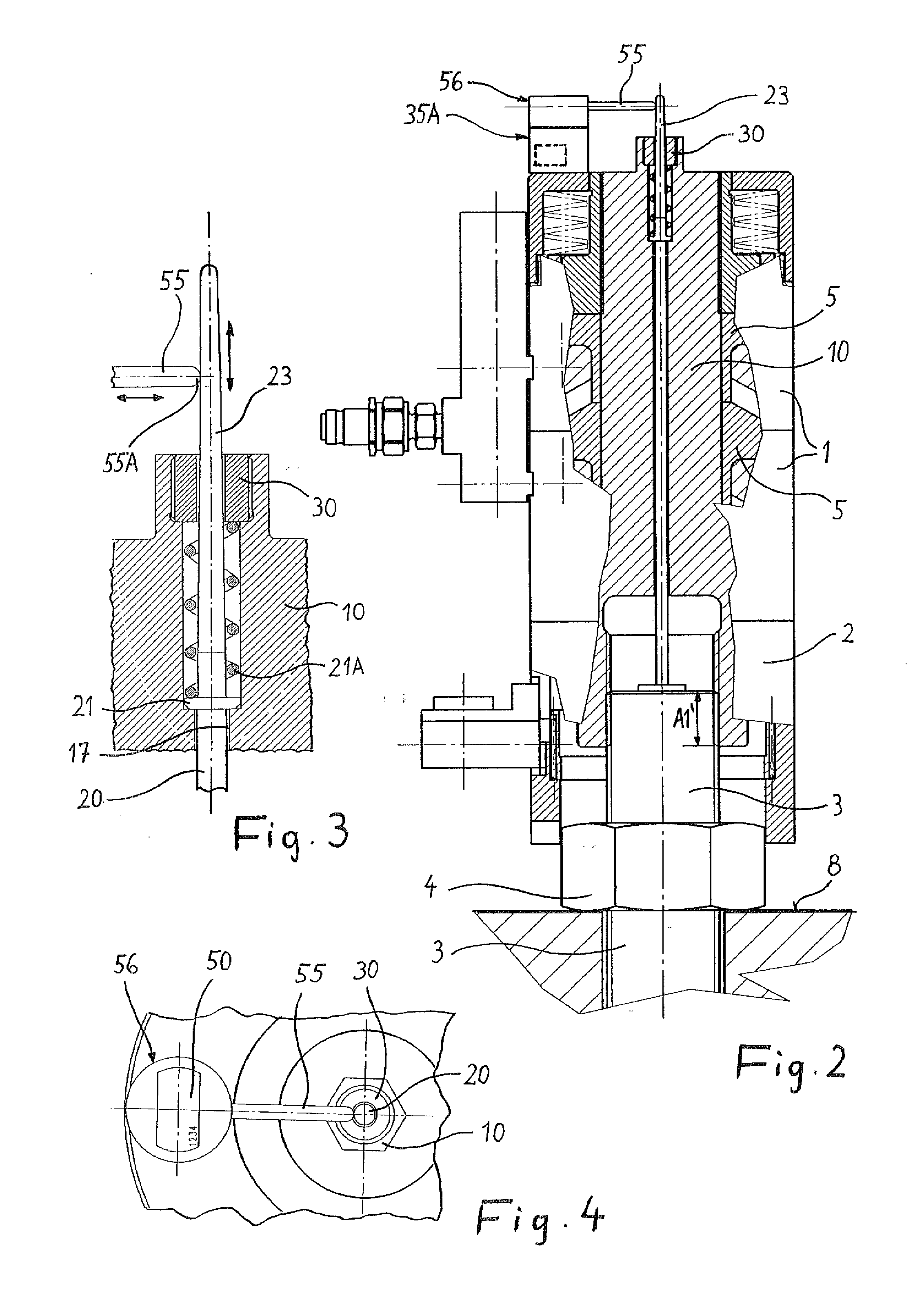 Tensioning device for extending a threaded bolt