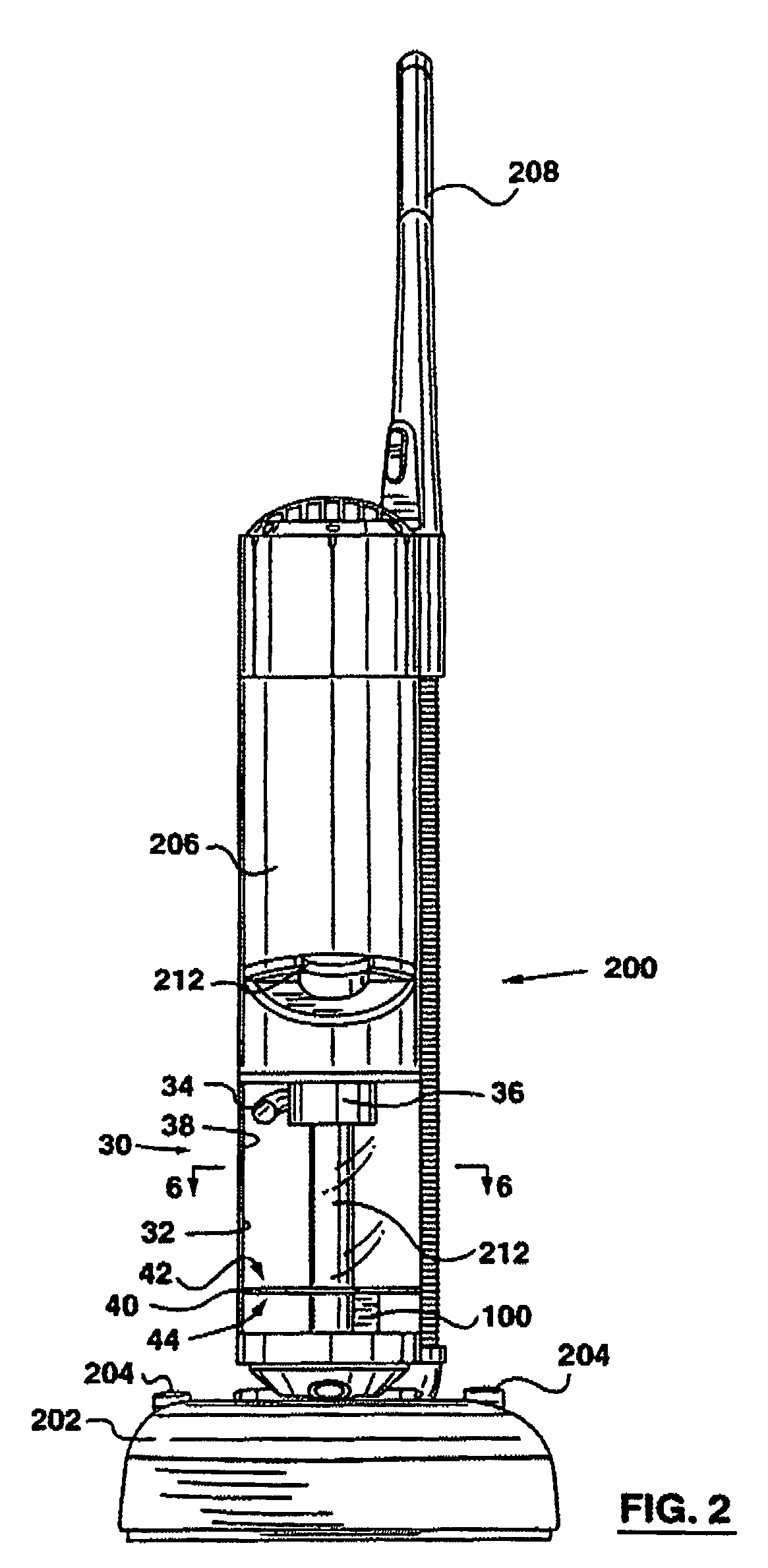 Apparatus and method for separating particles from a cyclonic fluid flow