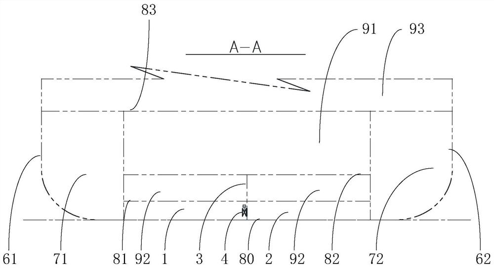 Ship ballast water chamber structure and ship